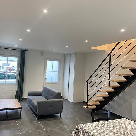Les Prunelles Maison De Village De 4 A 8 Personnes Précigné Exterior foto